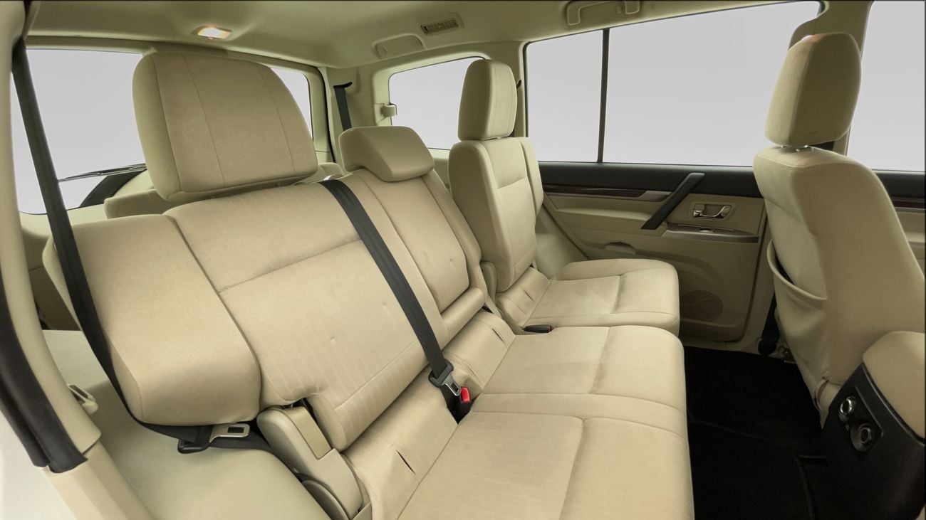 ميتسوبيشي باجيرو GLS LOWLINE 3.5 | بدون دفعة مقدمة | اختبار القيادة في المنزل