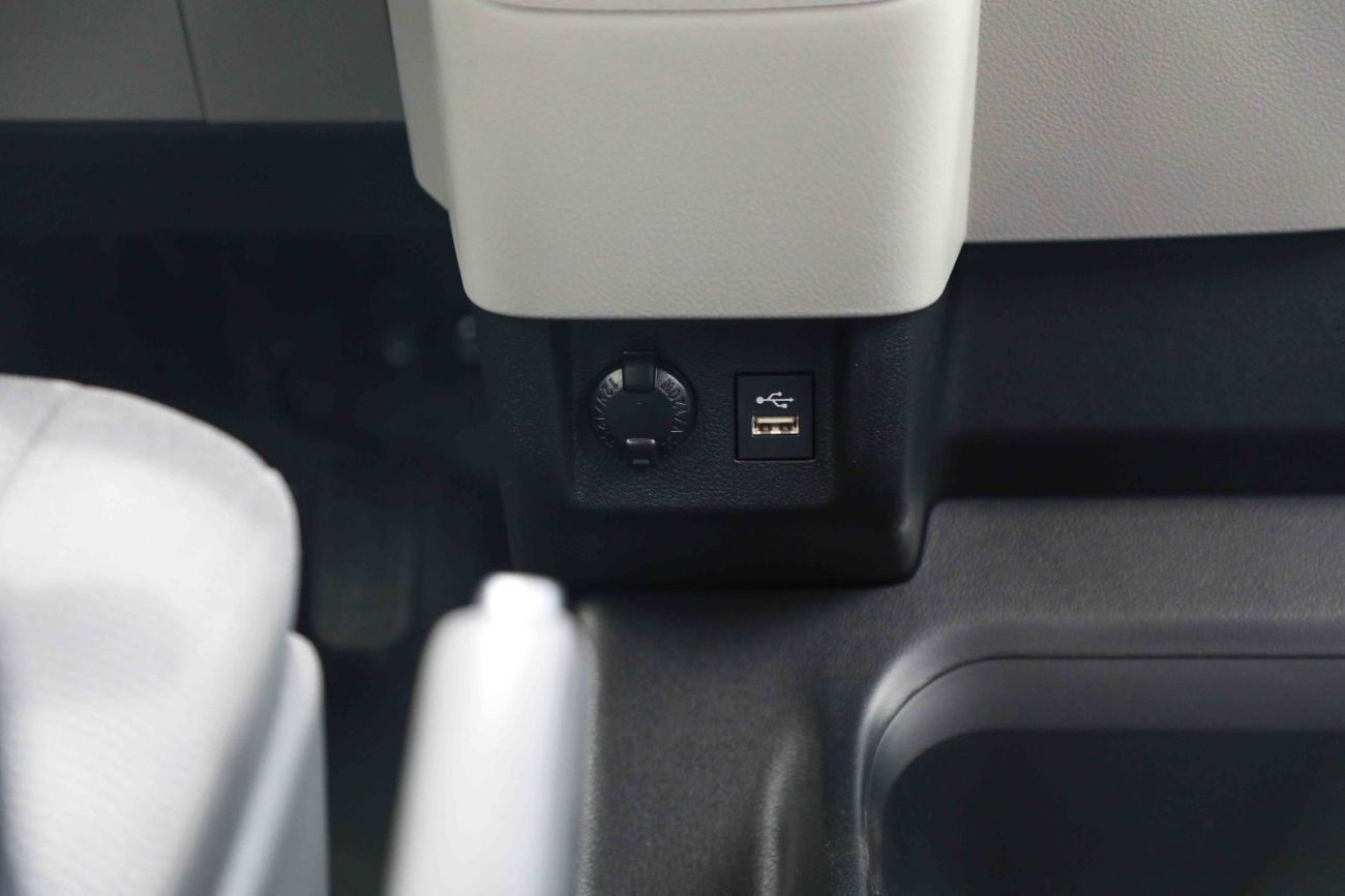 تويوتا هاياس 2025 Toyota Hiace Commuter 13Str 3.5L - White Inside Grey | Export Only