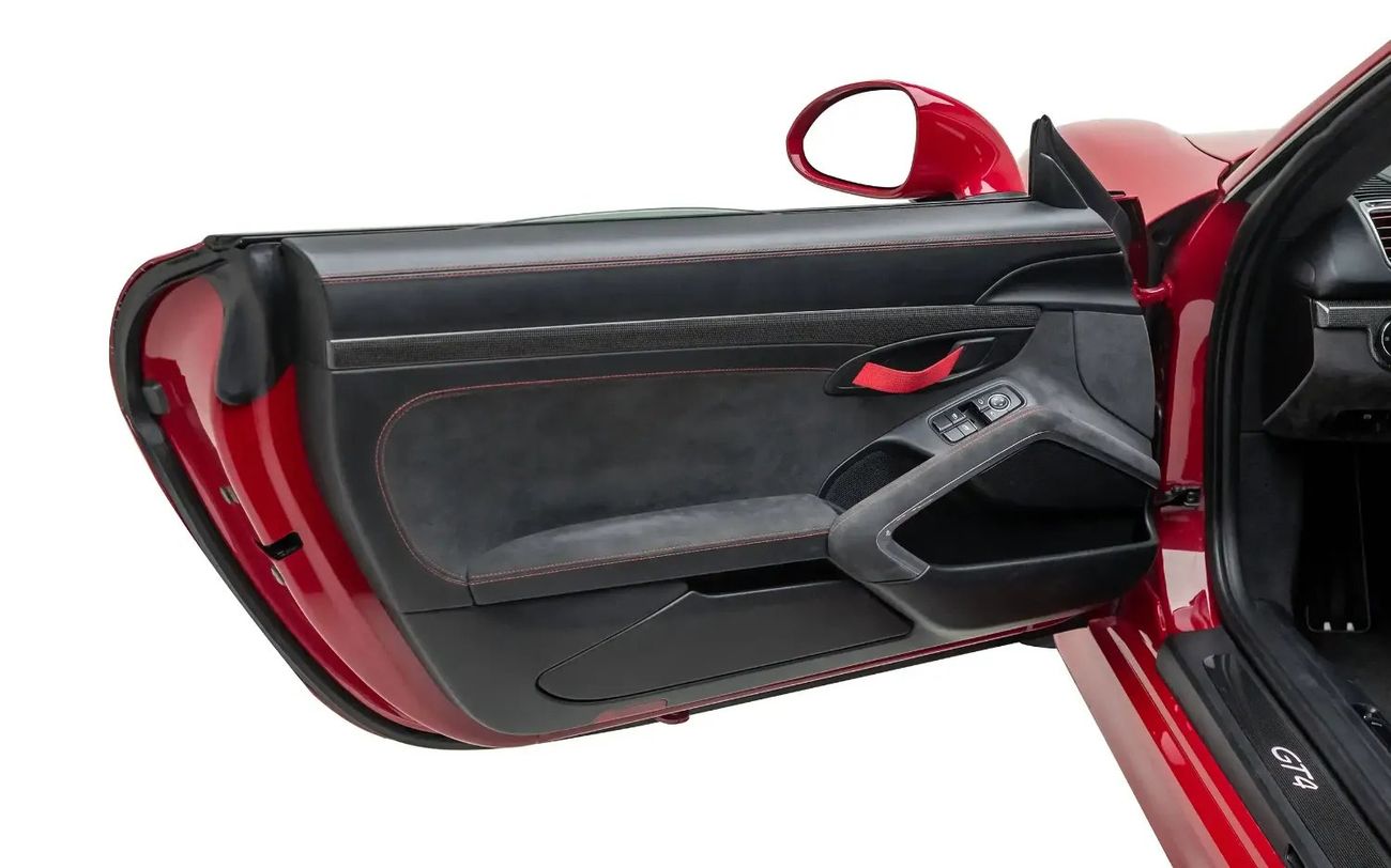 Porsche Cayman GT4 - GCC Spec