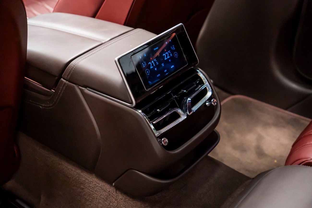 Bentley Flying Spur 6.0T W12