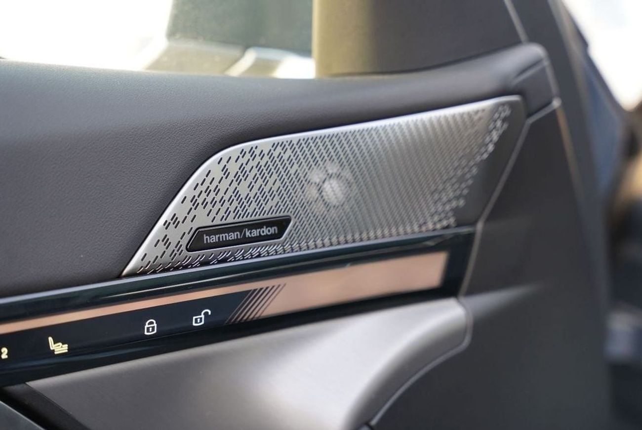 بي أم دبليو i5 2024 BMW i5 e-Drive 35L Exclusive M Sport RWD 0Km