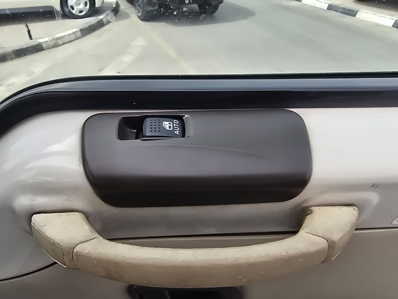 Mitsubishi Rosa MITSUBISHI ROSA BUS RHD 2002 MODEL 4.9 L DIESEL AUTOMATIC(PM00081)