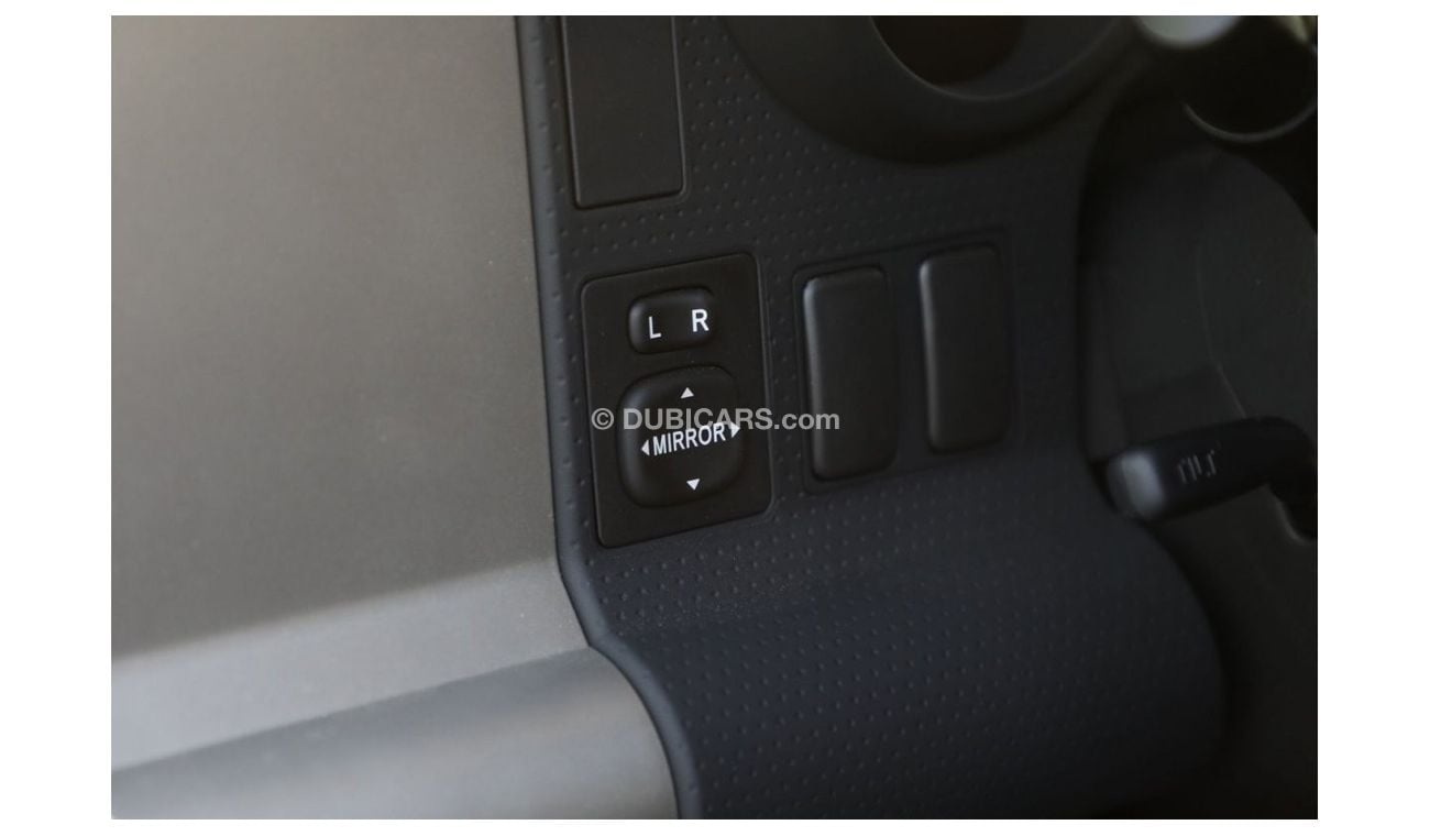 تويوتا إف جي كروزر تويوتا إف جي كروزر 2023 4.0 فل أوبشن - أسود من الداخل رمادي | تصدير فقط