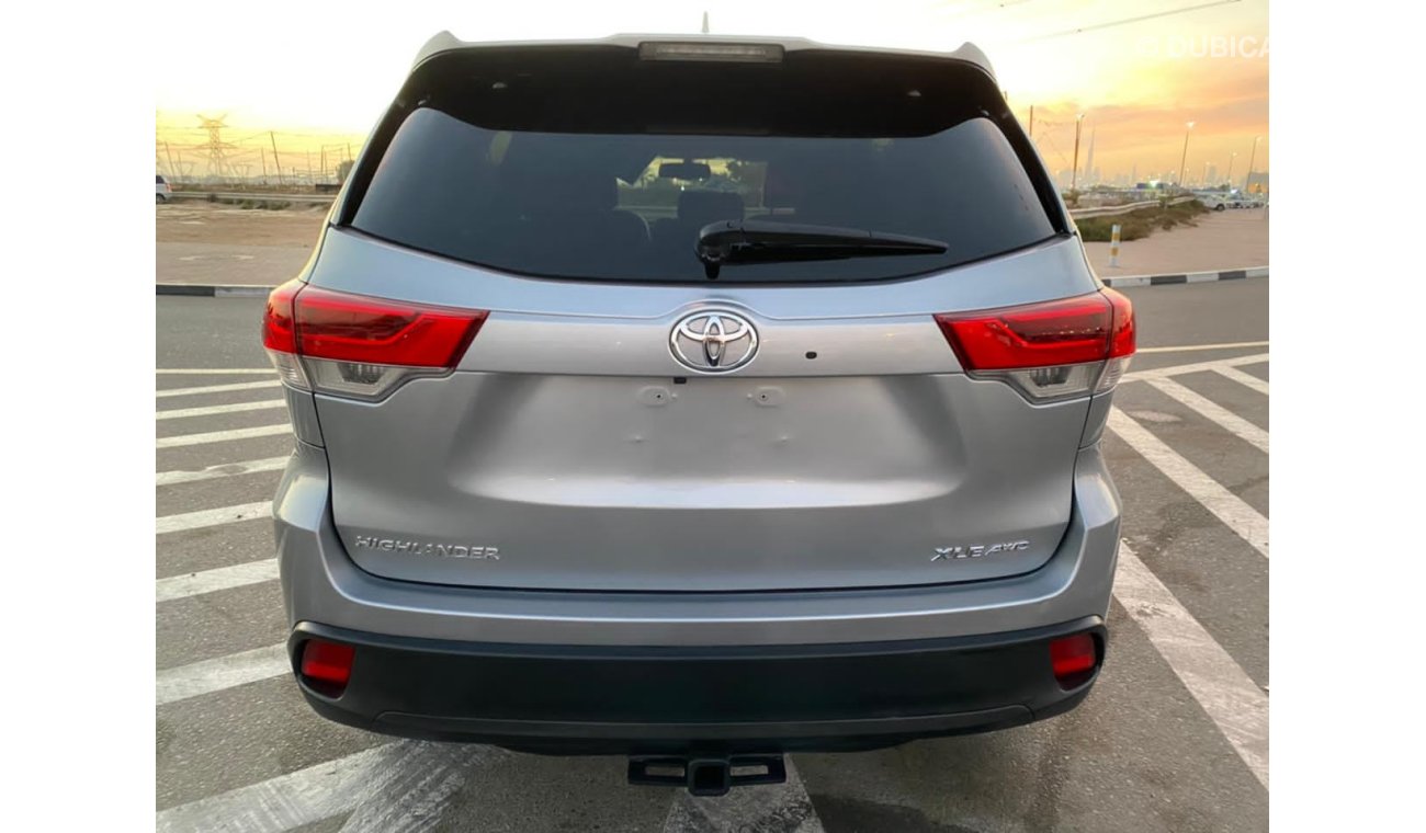 Toyota Highlander 2016 TOYOTA HIGHLANDER XLE AWD FULL OPTION