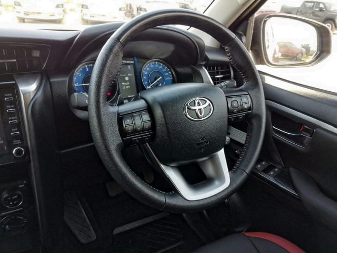 Toyota Fortuner VX-RHD-4WD-2.8L-Automatic-Diesel-7 Seats-5 Doors