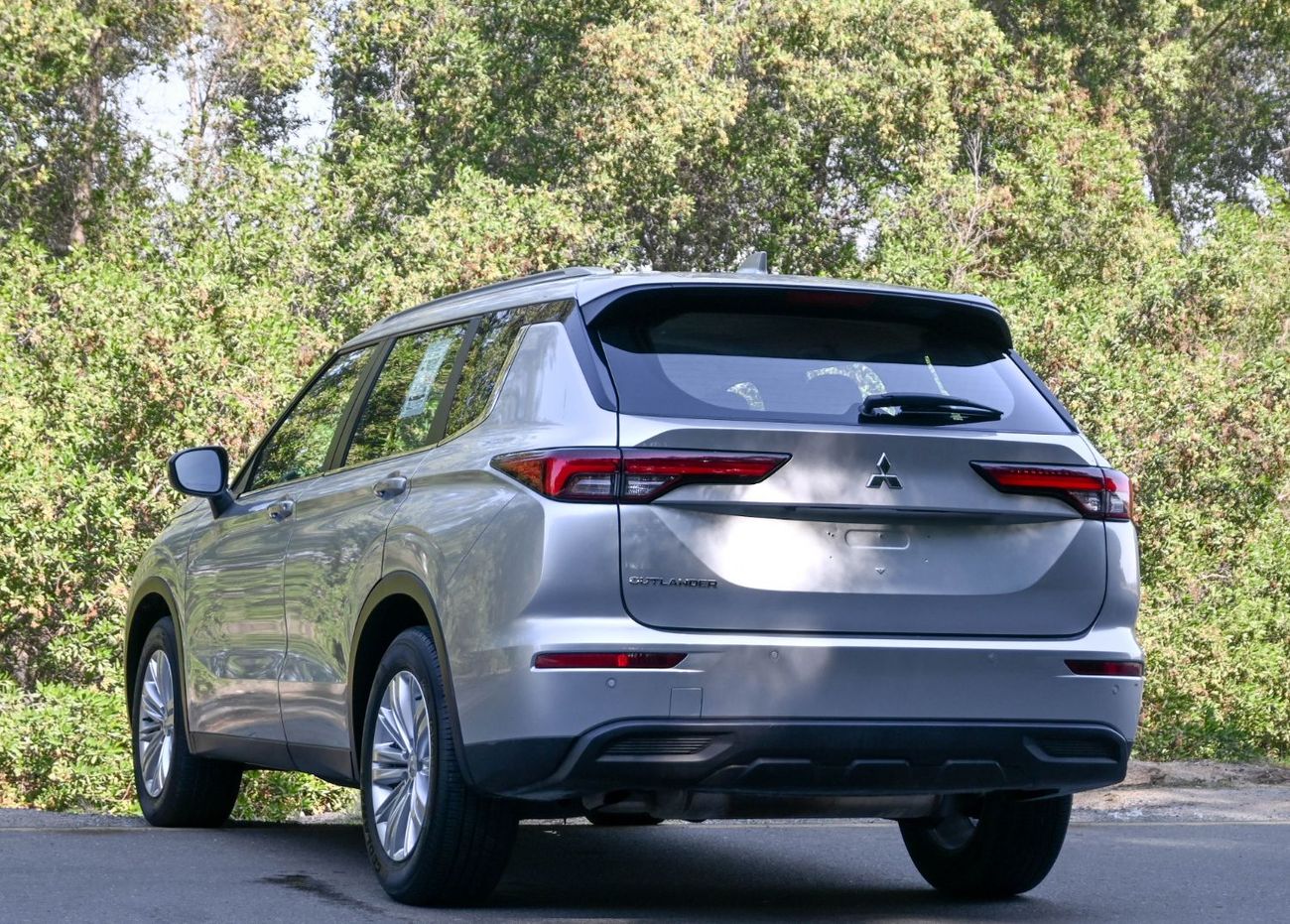 ميتسوبيشي آوتلاندر ميتسوبيشى أوتد لاندر 2023 - خليجى - بدون  حوادث - محرك 2.4 -  ممشى قليل- بحاله ممتازهم