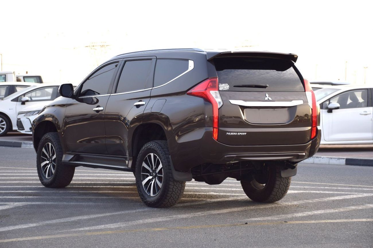 Mitsubishi Pajero Sport 4x4 Diesel 2.4L ( Right Hand )