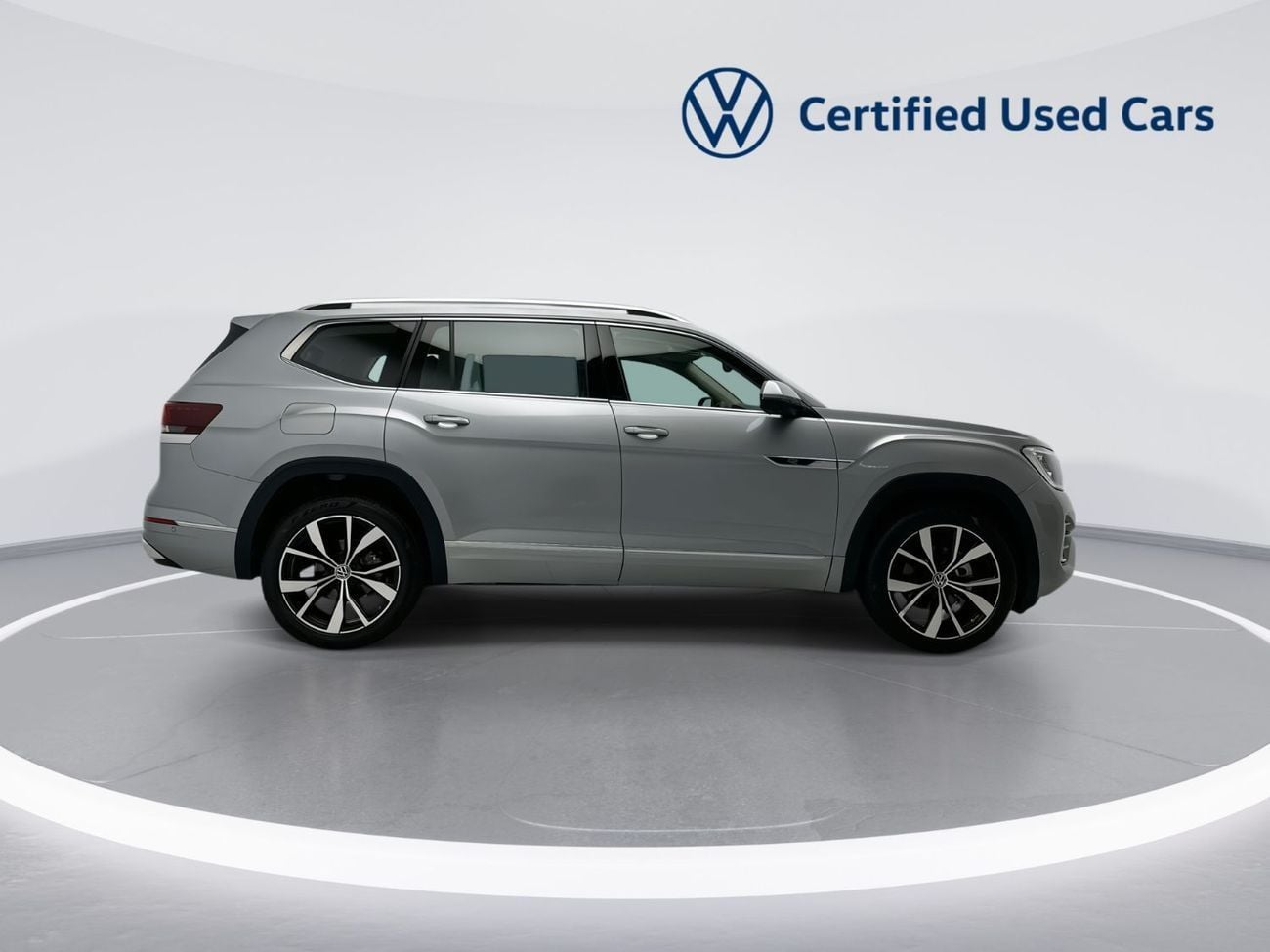 فولكس واجن تيرامونت R-Line 3.6L R-Line 2.0L (Ref#38903) - 30,100 AED SAVINGS from New Car