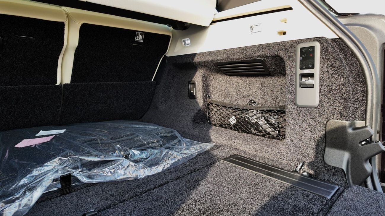 لاند روفر رينج روفر AUTOBIOGRAPHY P530 | Belgravia Green | Black Roof | White Interior | Shadow Exterior Package | GCC Specs