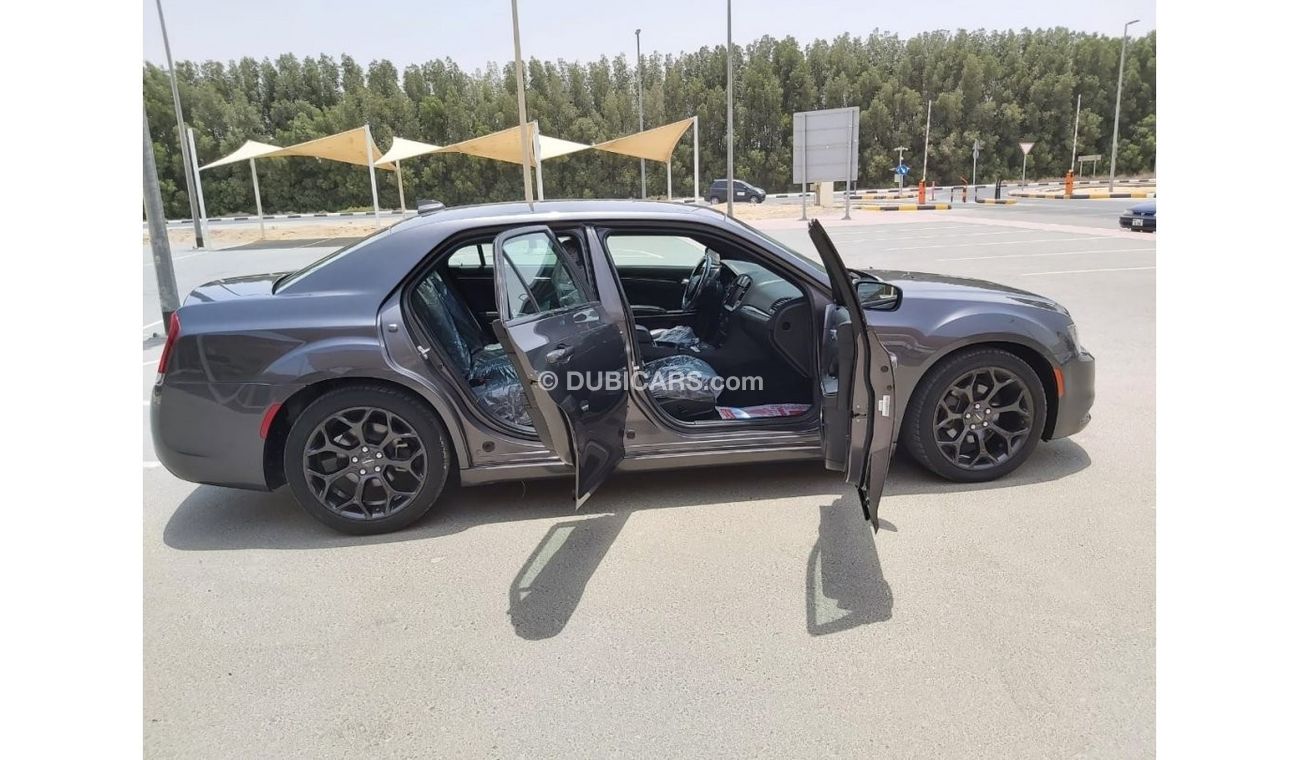 Chrysler 300s Very Clean Car