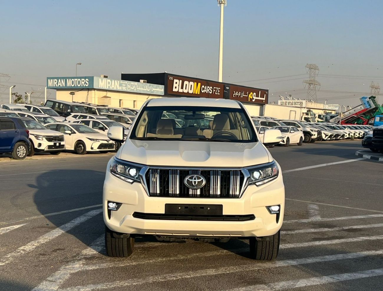 تويوتا برادو 2023  Toyota Prado TX 2.7L V4- AWD 4x4 - GCC - No Accedent - 2key - Rear CAM