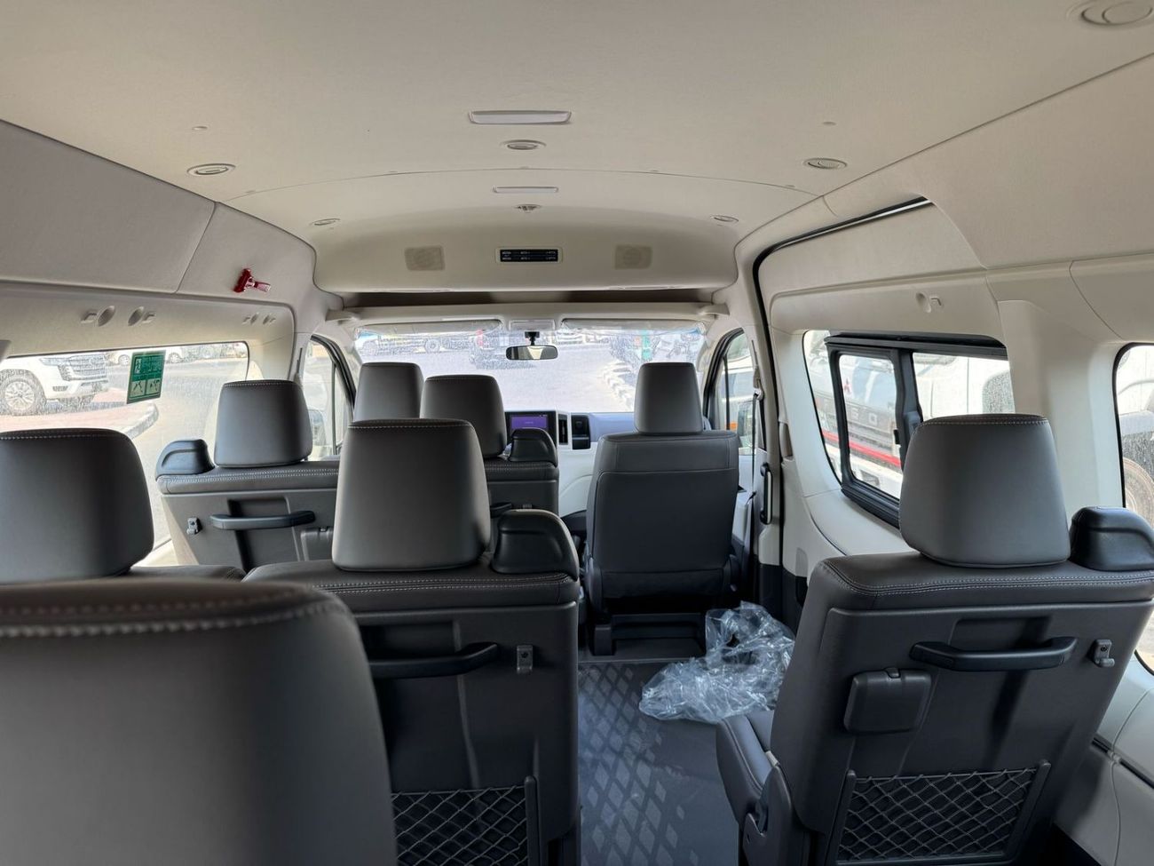 Toyota Hiace ECTARC001- 2026 Toyota Hiace Hrf Pass Van - 3.5L Petrol Auto - GL