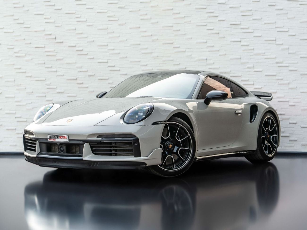 Porsche 911 Turbo S 3.8L (640 HP) Coupe