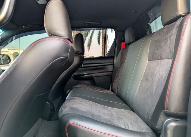 Toyota Hilux 2021 FACELIFTED 2025 GR SPORT GCC IN EXCELLENT CONDITION, миниатюра 28