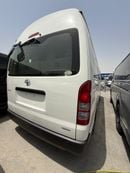Toyota Hiace Toyota hiace 2015 diesel with seats 14 RHD white in colour