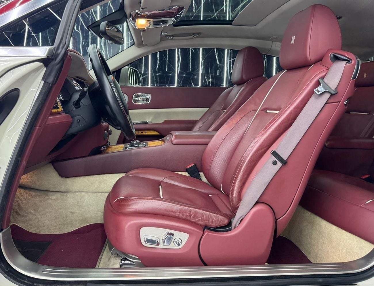 Rolls Royce Wraith STD 6.6L , V12 , RWD