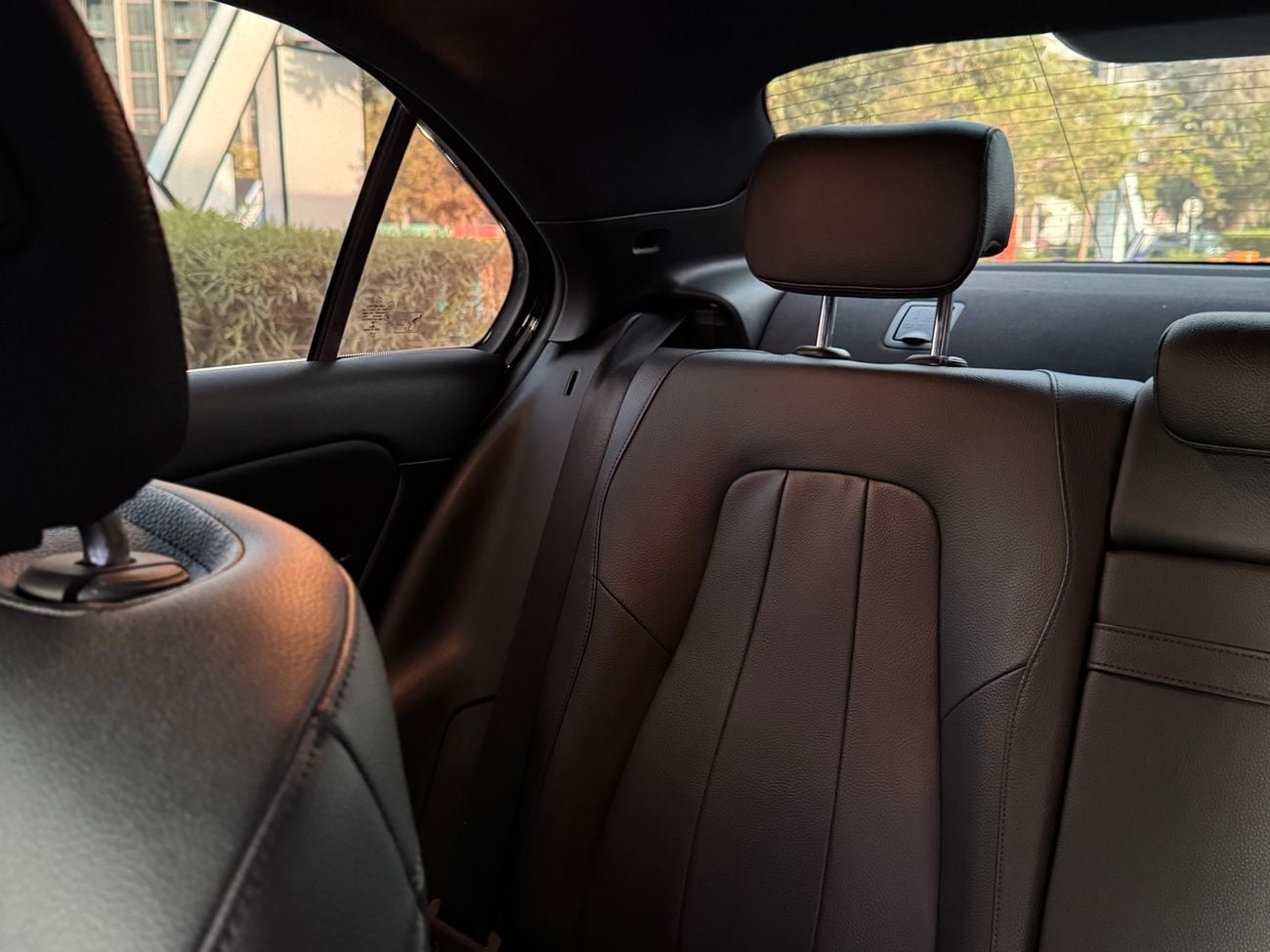 مرسيدس بنز A 220 188-hp turbocharged 2.0-liter 4-cylinder