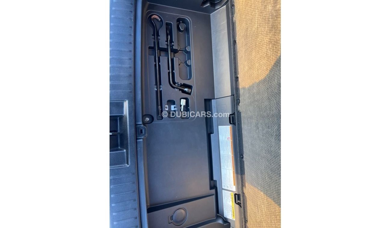 Toyota Highlander 2021 XLE FULL OPTION VIP INTERIOR V6 AWD USA IMPORTED- UAE PASS AND FOR EXPORT!!