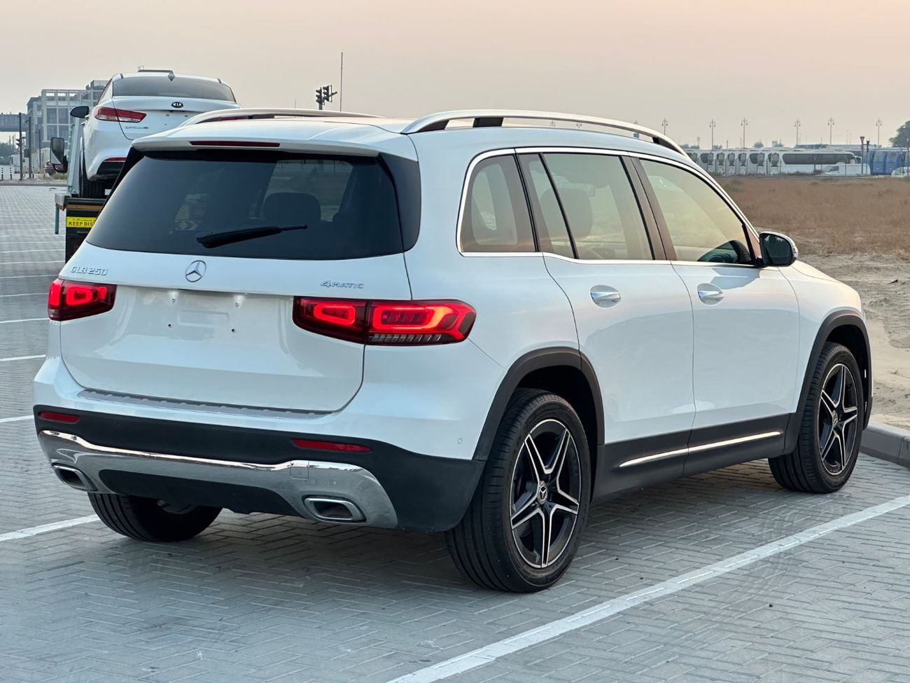 مرسيدس بنز GLB 250 4MATIC