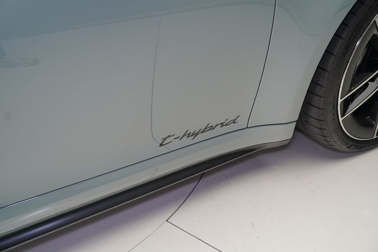 Porsche 911 CARRERA GTS CABRIOLET T-HYBRID