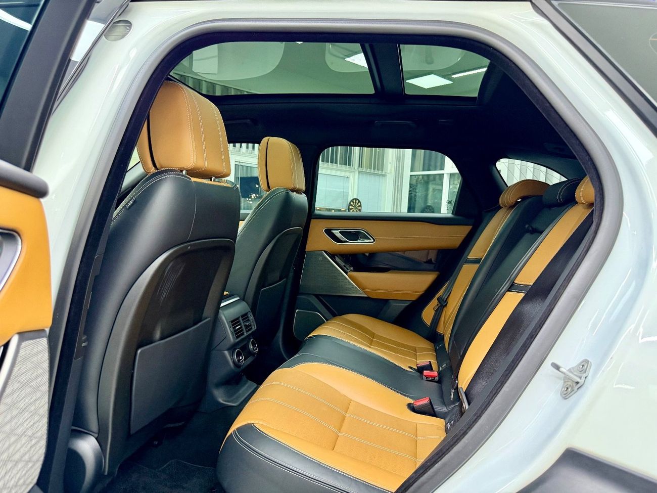 لاند روفر رينج روفر فيلار P300 R-Dynamic 2.0L