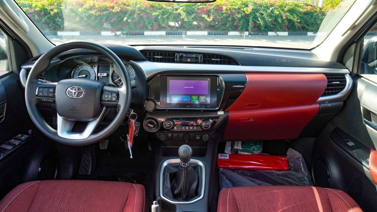 Toyota Hilux ECT0051 - Toyota Hillux 2.7L Petrol Manual 4wd SR5 White/Red - Key Start, Auto Ac