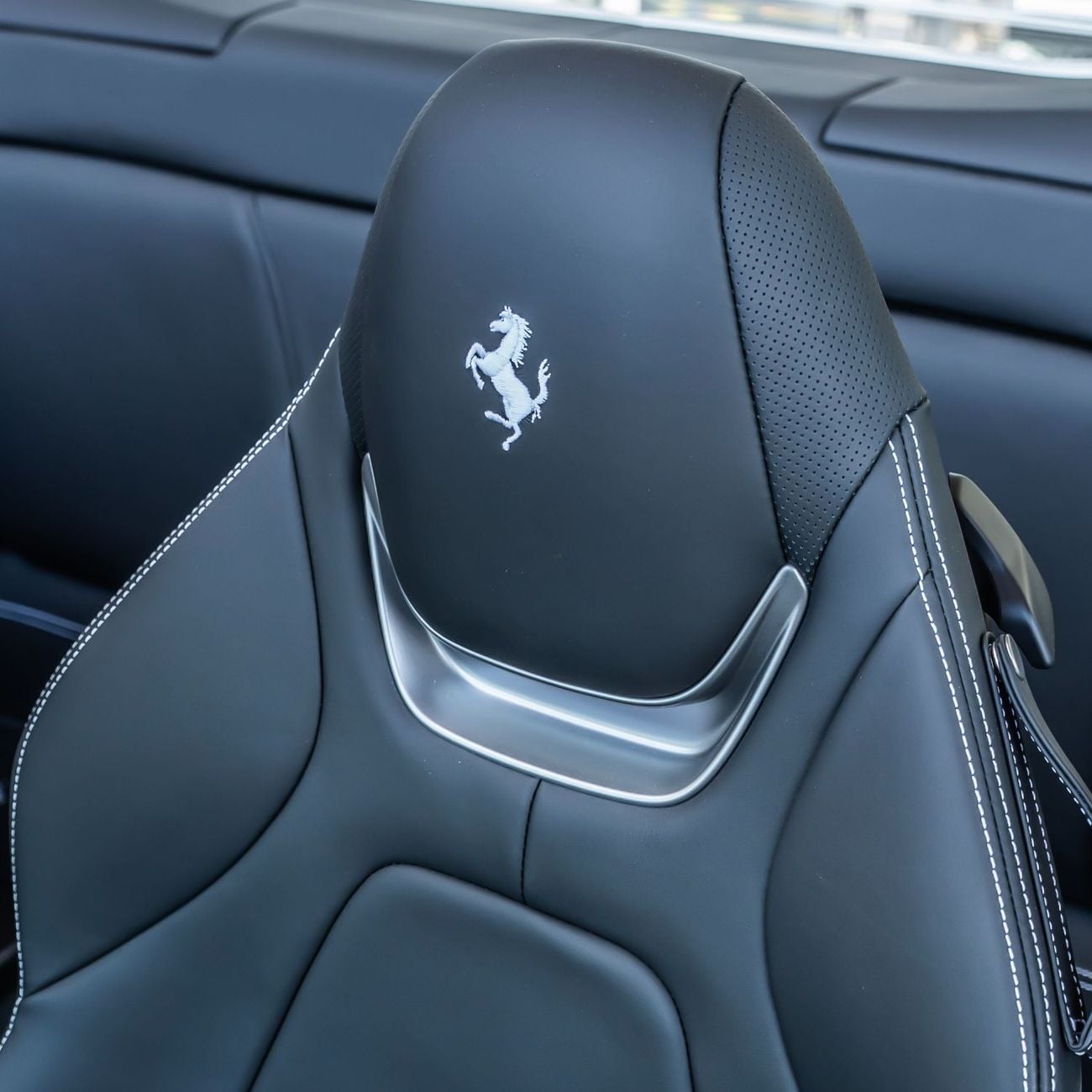 فيراري بورتوفينو Std 3.9L