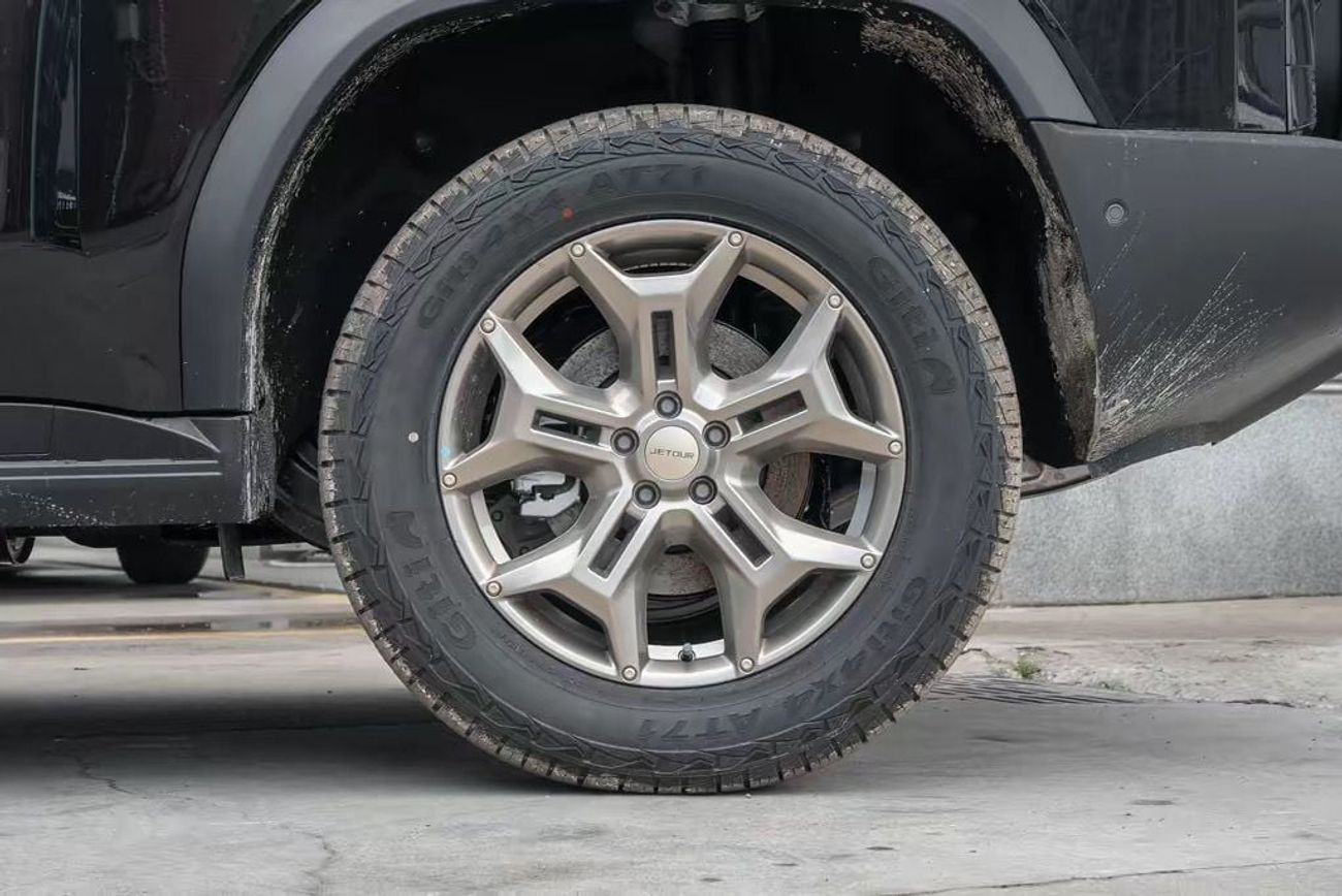 جيتور T2 JETOUR T2 2.0L | 5-Seater | Elegant Black Exterior & Premium Beige Interior