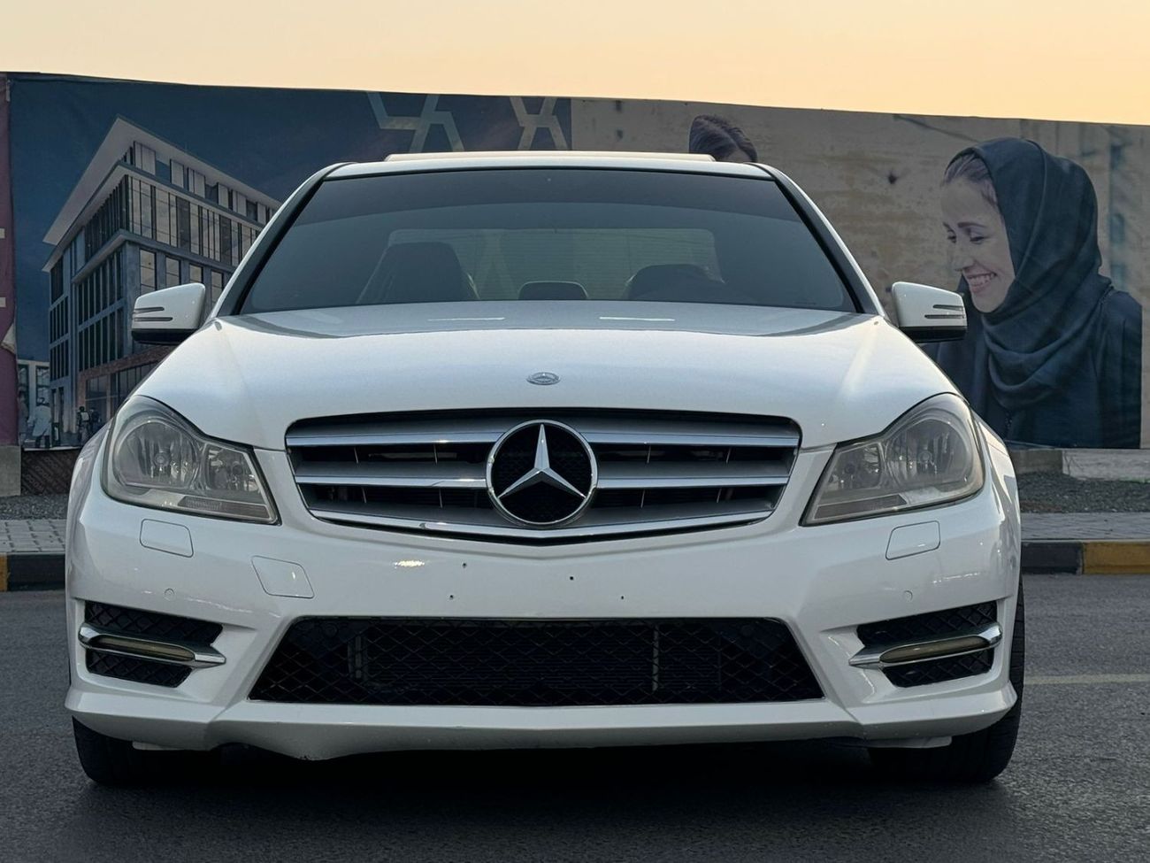 Mercedes-Benz C 300 Luxury 3.0L In excellent condition and requires no expenses