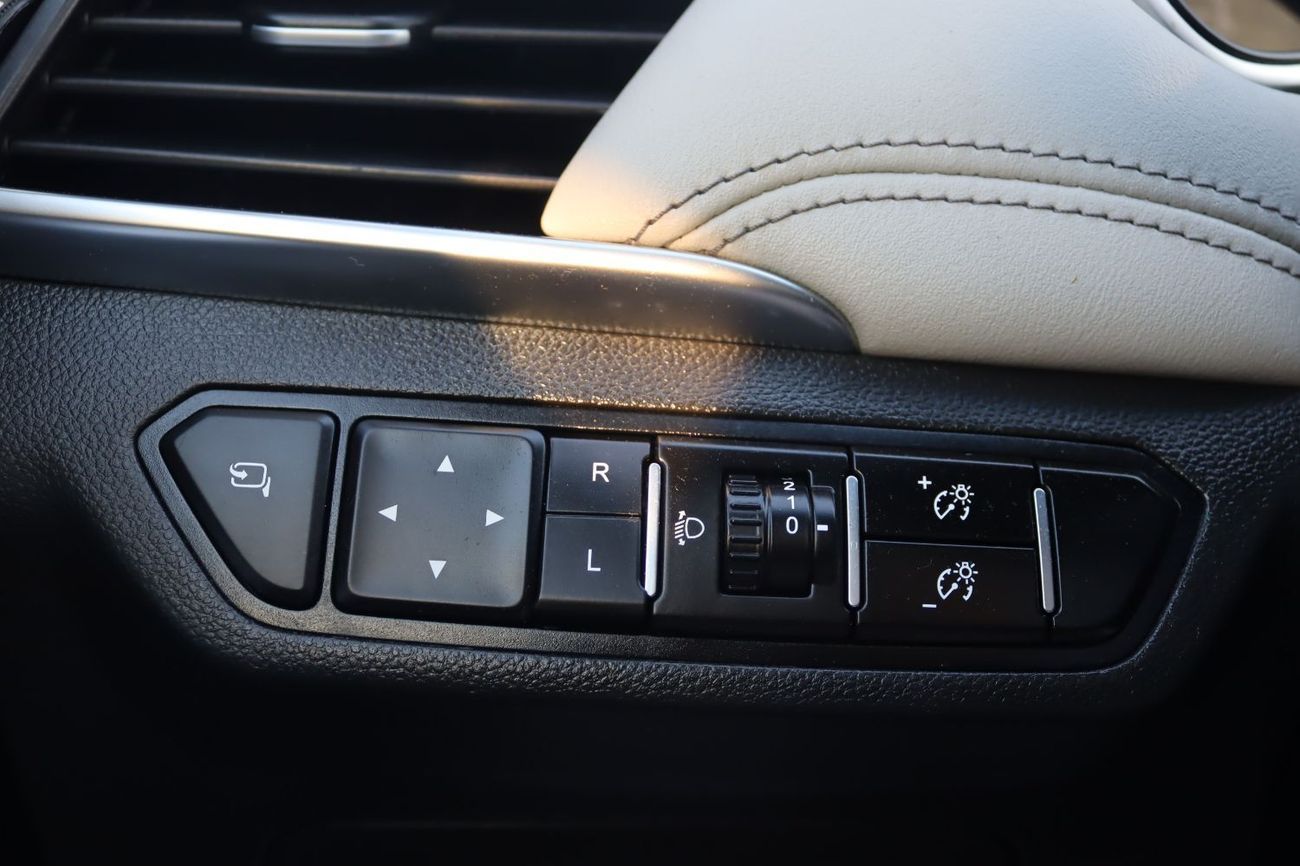 Chevrolet Captiva Premier 1.5L (149 HP) (7 Seater) CHEVROLET CAPTIVA PREMIER 2022 model, GCC, in excellent condition,