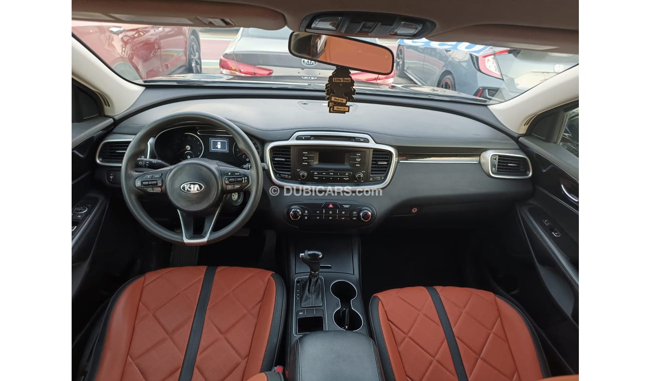 كيا سورينتو 2.4L Petrol, Leather Seats, Quatro fog lamps, Excellent Working Condition (LOT # 299872)