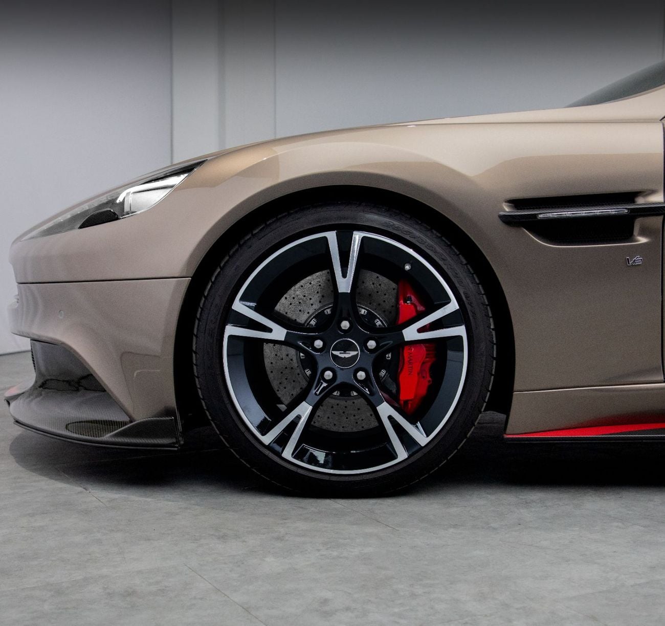 Aston Martin Vanquish