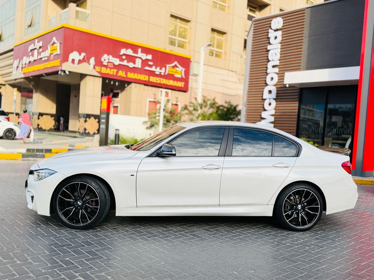 BMW 320i
