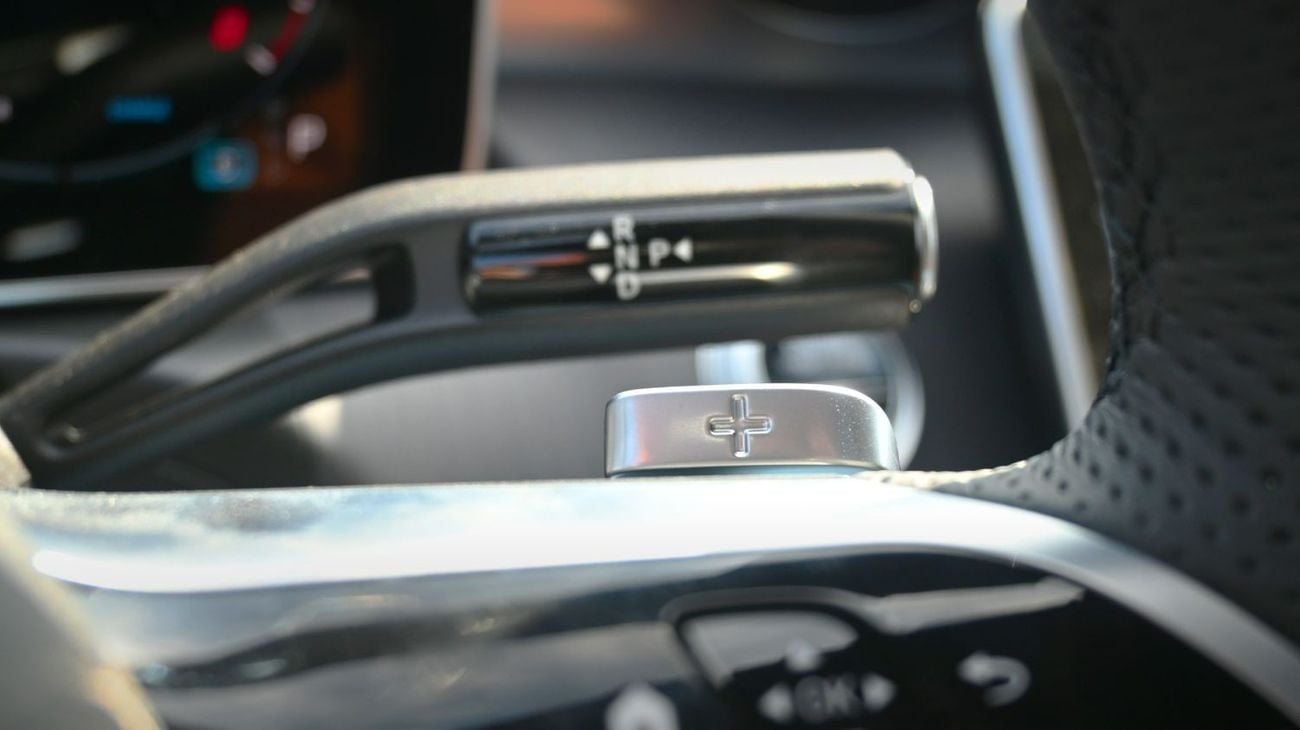 مرسيدس بنز C 200 Mercedes C200 L 2025 1.5L 4 Cylinder 170 hp  4 Doors 5 Seats White outside Black/Brown inside