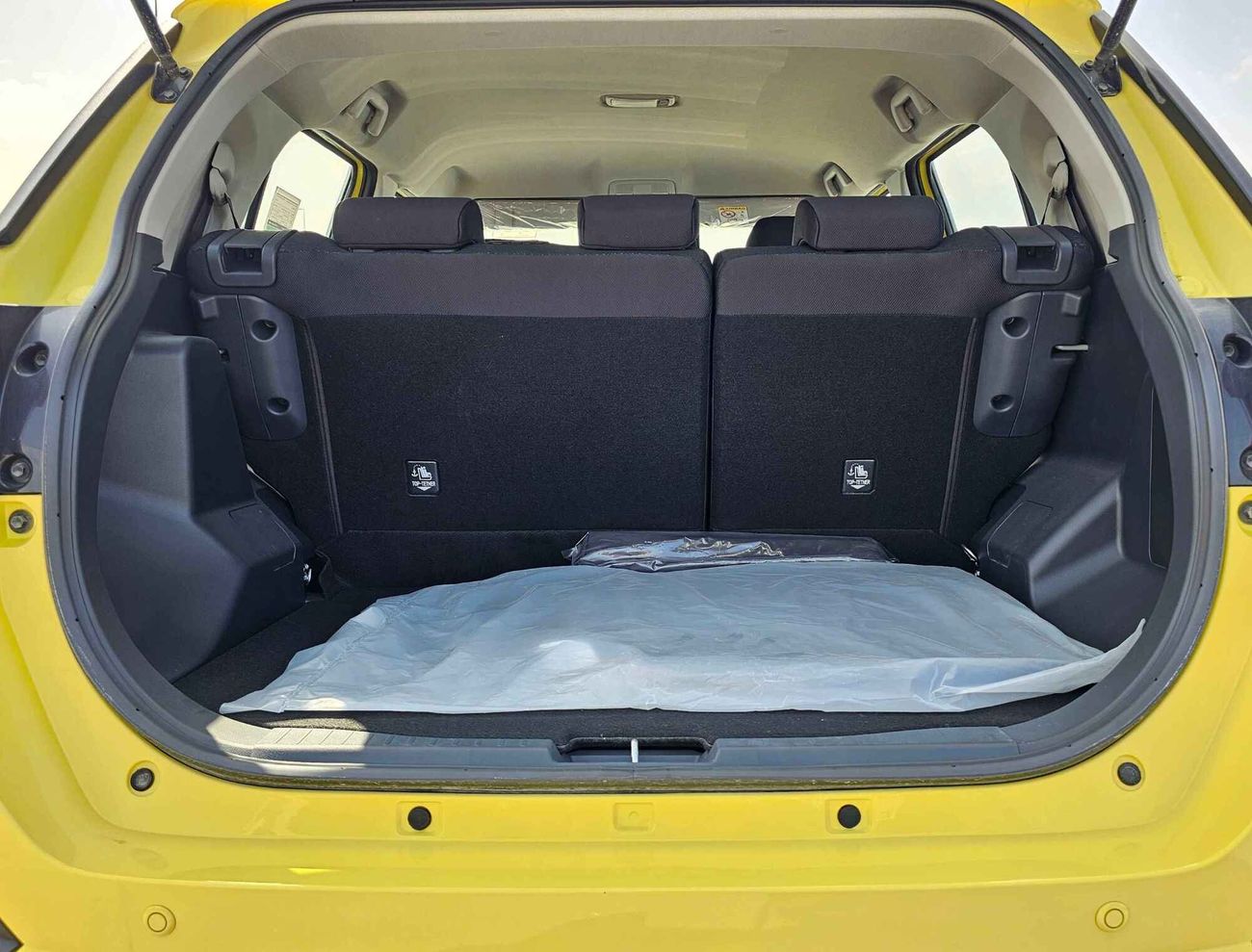 Toyota Raize 1.2L Petrol, Alloy Rims, DVD Camera, Rear A/C ( CODE # 67961)