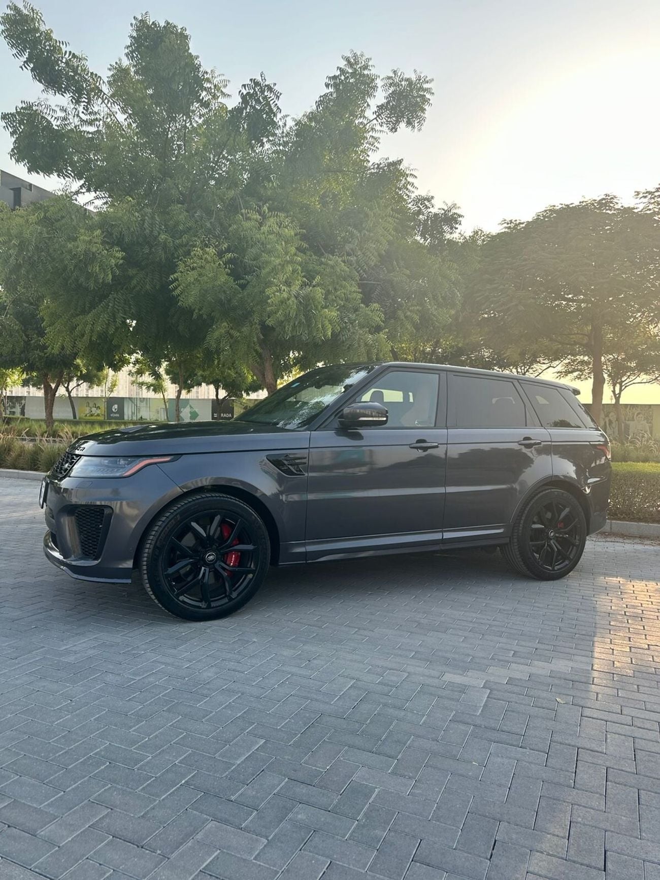 Land Rover Range Rover Sport SVR 5.0L (575 HP) AWD