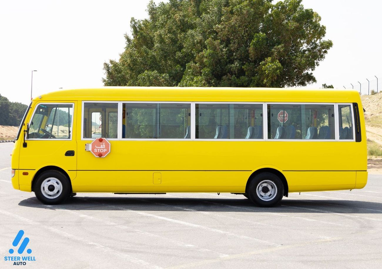 Mitsubishi Rosa 2016 32 Seater School Bus 4.2L Diesel MT / Like New Condition / GCC Specs / Book Now