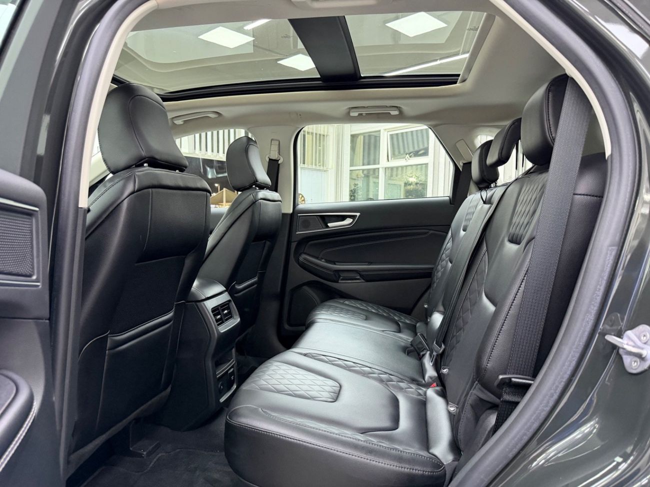 فورد إدج GCC .. Brand New .. Titanium .. Top Range