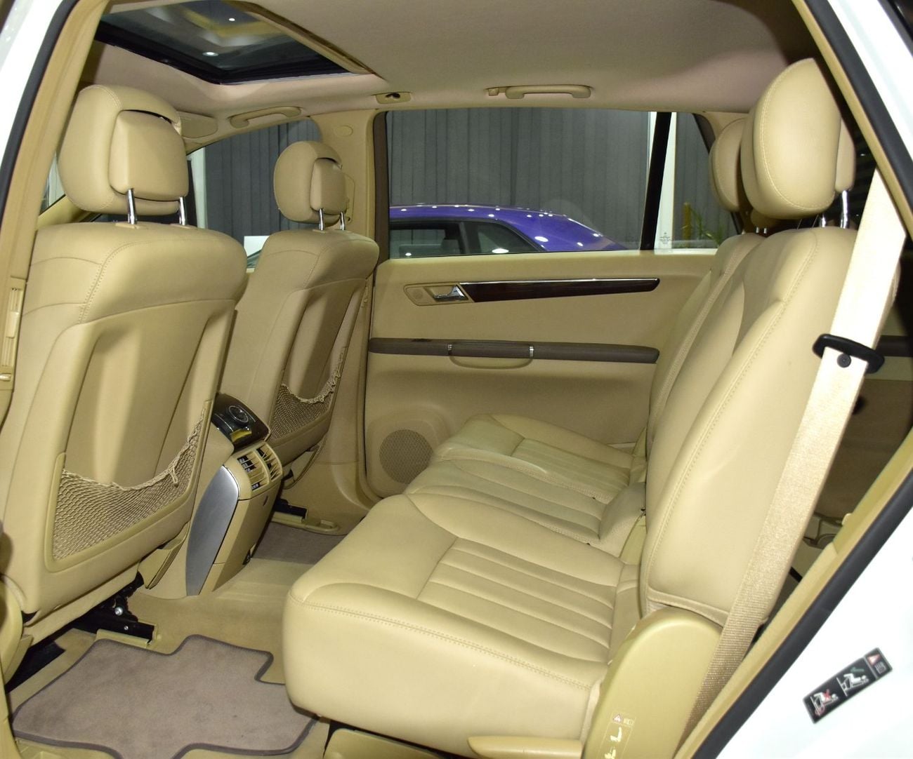 Mercedes-Benz R 350 EXCELLENT DEAL for our Mercedes Benz R350 ( 2009 Model ) in White Color GCC Specs