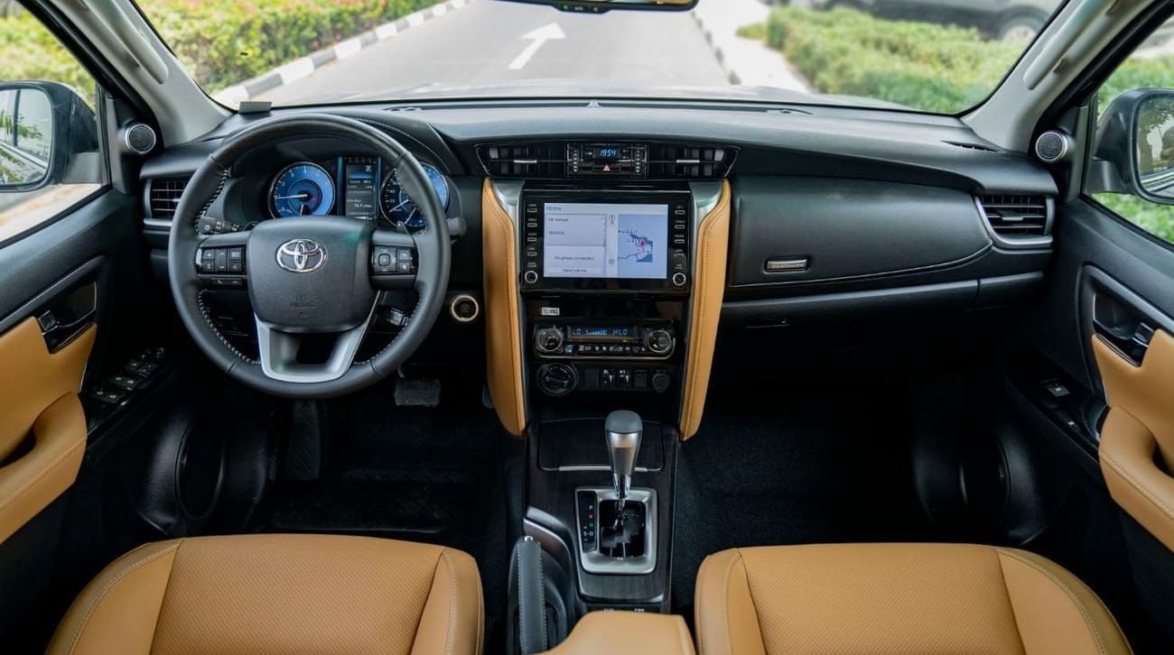 تويوتا فورتونر FORTUNER SR5 4.0L V6 PETROL