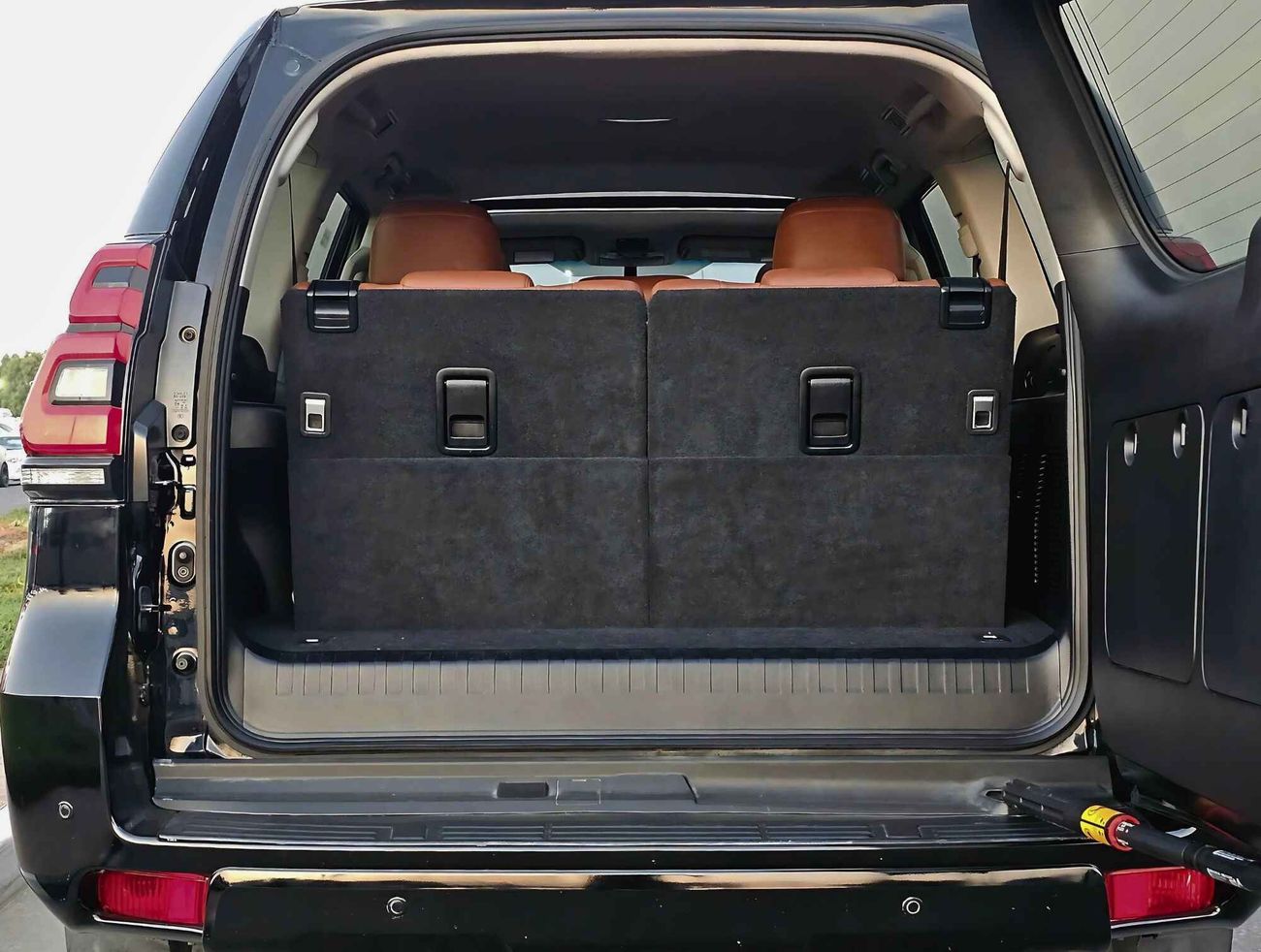 تويوتا برادو VXR V4/ TOP OPT/ DOWN TYRE/ SUNROOF/ LEATHER/ SEATS/ DVD/ LOT# 37504