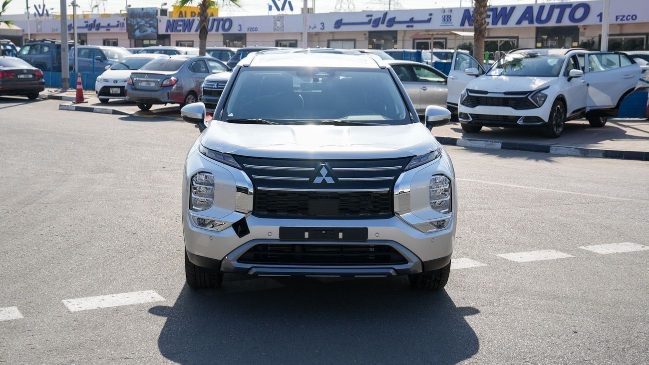 ميتسوبيشي آوتلاندر HIGHLINE ميتسوبيشي أوتلاندر 2026 – الفئة المتوسطة (G12) 2.5 لتر | SUV بسبعة مقاعد | مواصفات الخليج |