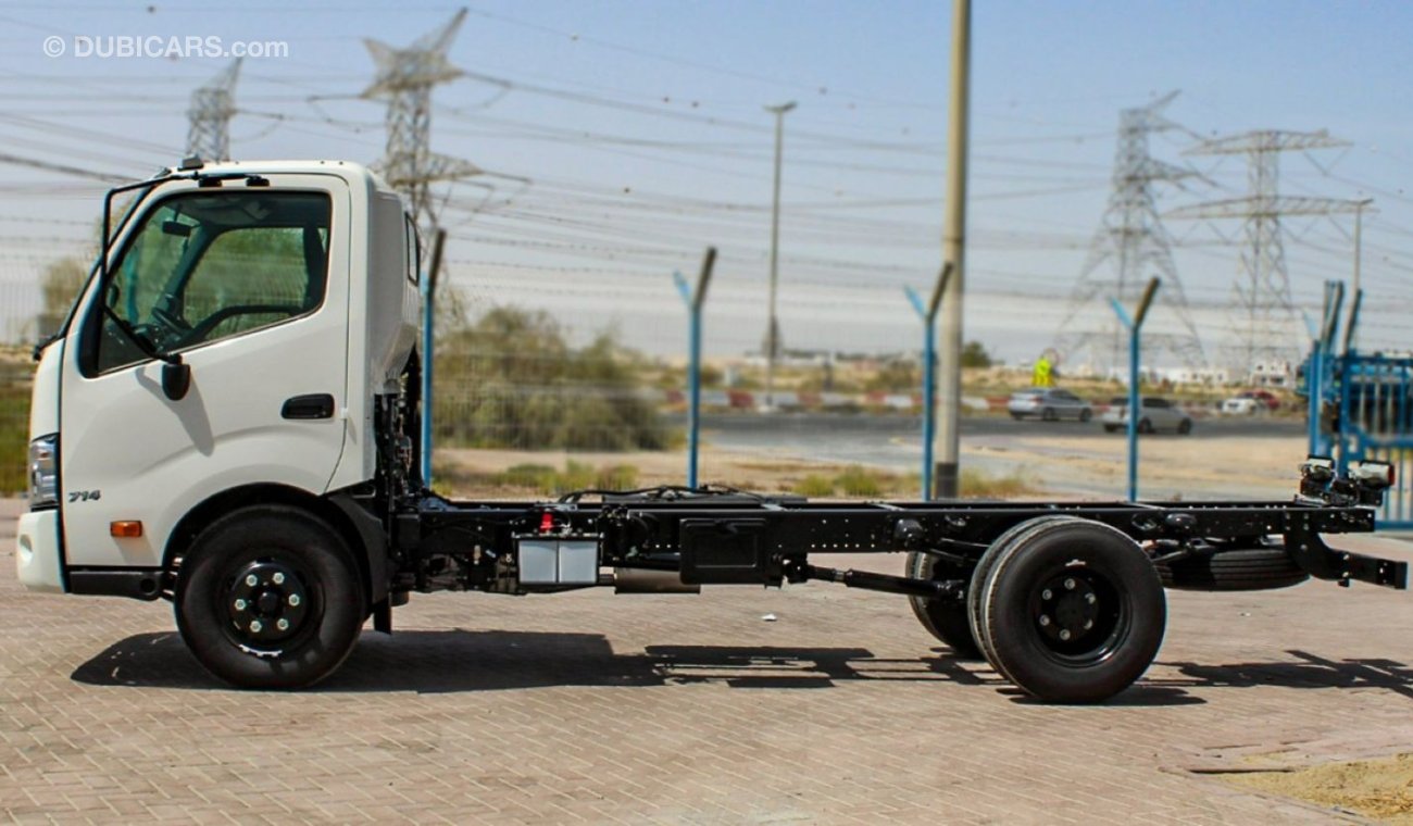 Hino 300 710L 4.0L LIGHT DUTY TRUCK MT