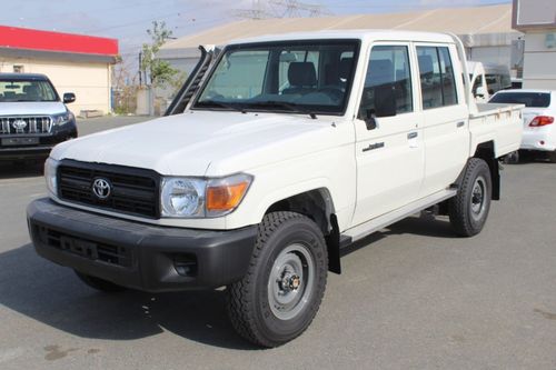 Toyota Land Cruiser Pick Up 2022 Toyota Land Cruiser LC79 DC Double-Cabin with Diff-Lock 4.2L 6-Cyl Diesel M/T 4x4 Export Only
