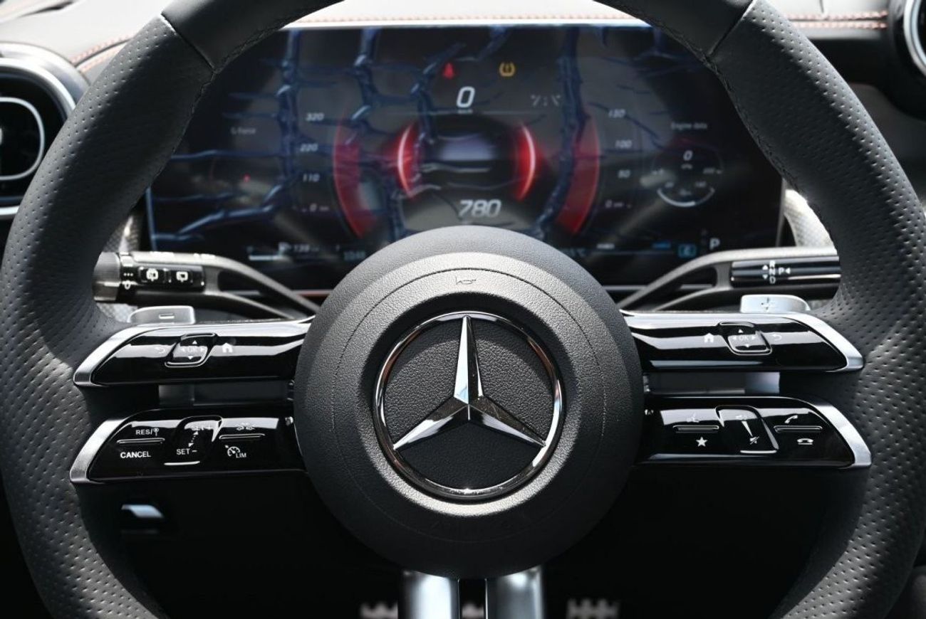 Mercedes-Benz GLC 200 Mercedes-Benz GLC 200 4Matic 2.0L 4WD, SUV, Model 2024 Color White