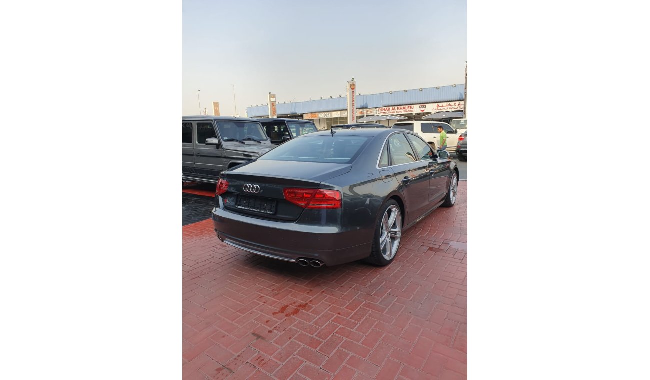 Audi S8 2013 FULL OPTION