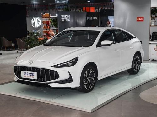 أم جي 5 MG 5  luxury 1.5 129HP AUTOMATIC 2025