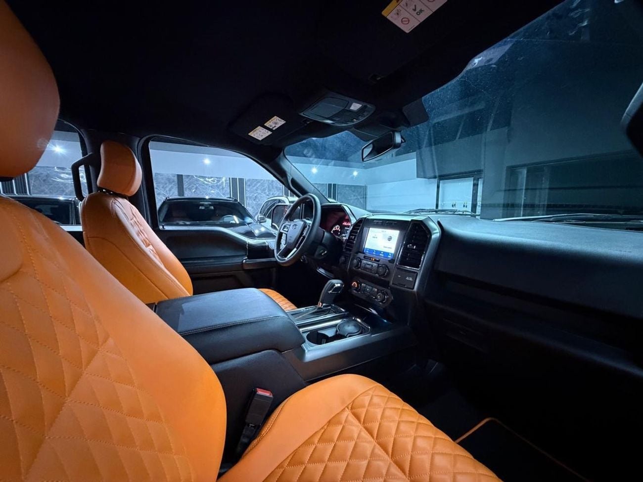 Ford F-150 XLT CREW CAB