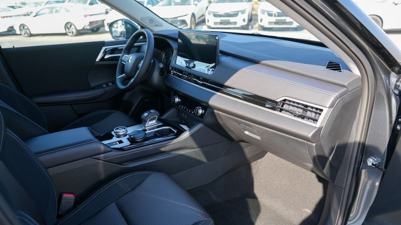 Mitsubishi Outlander Brand New 2026 Mitsubishi Outlander Medium Line (G05) 2.5L | 7-Seater SUV | GCC Spec | Export Only