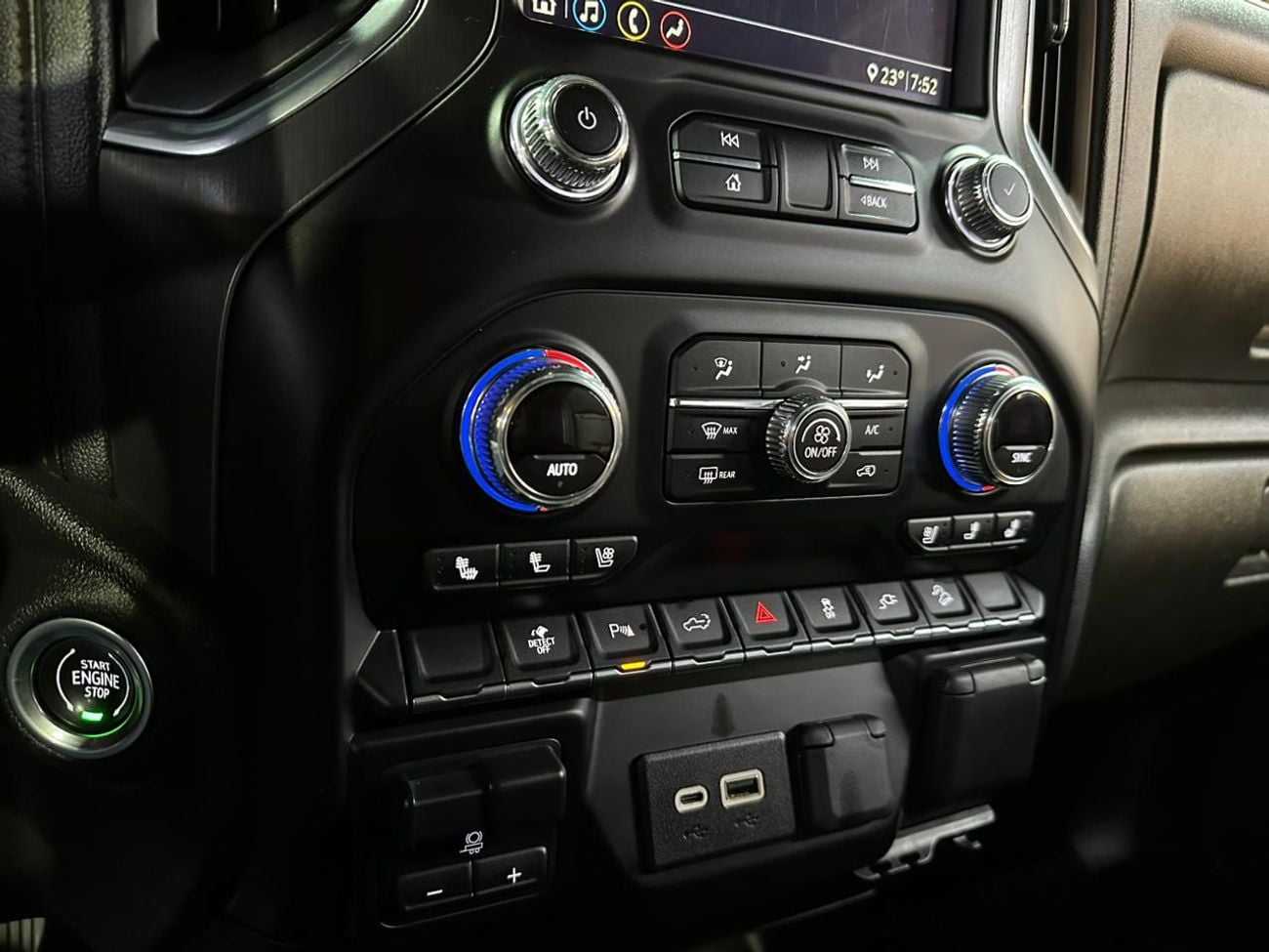 جي أم سي سييرا 1500 REG/CAB AT4 LS